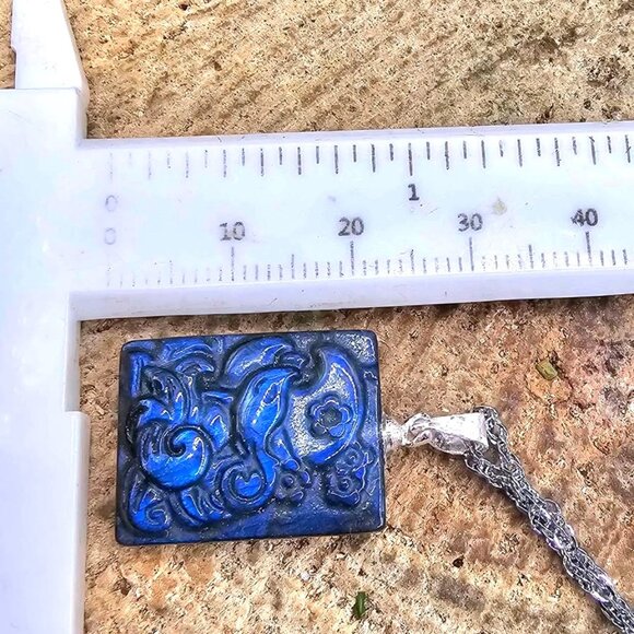 Nature Labradorite Carved Flashy Nine Tails Fox Pendant Necklace - Picture 10 of 10